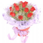 鲜花:11朵红玫瑰超级,黄莺、满天星丰满珠光纸。